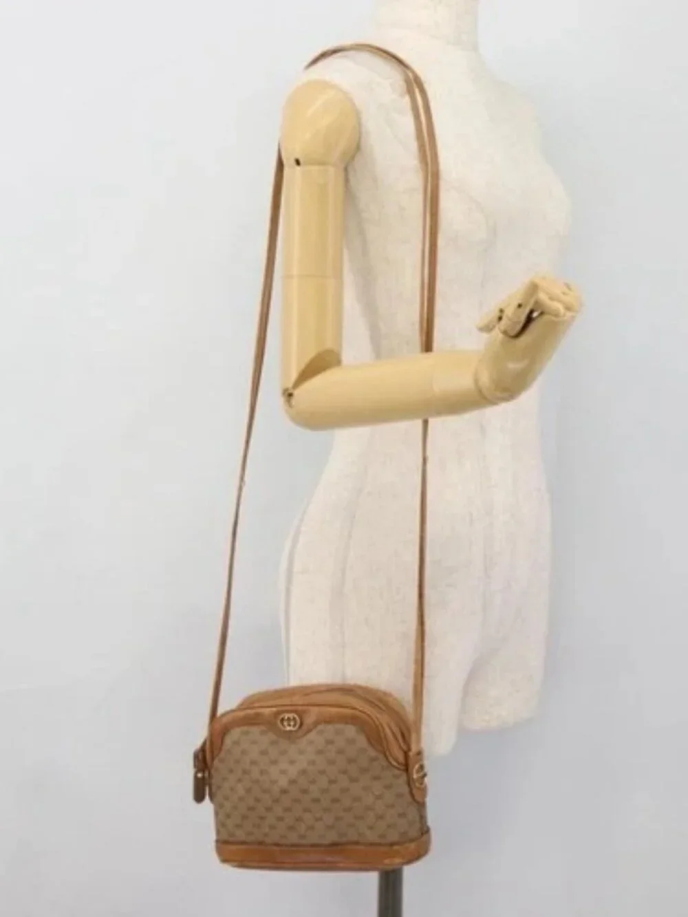 GUCCI Micro GG Supreme Shoulder Bag PVC Beige Gold Auth ka4395